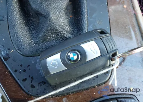 2011 BMW 328I xDrive z USA, uszkodzony, nr VIN WBAPK5G58BNN27066